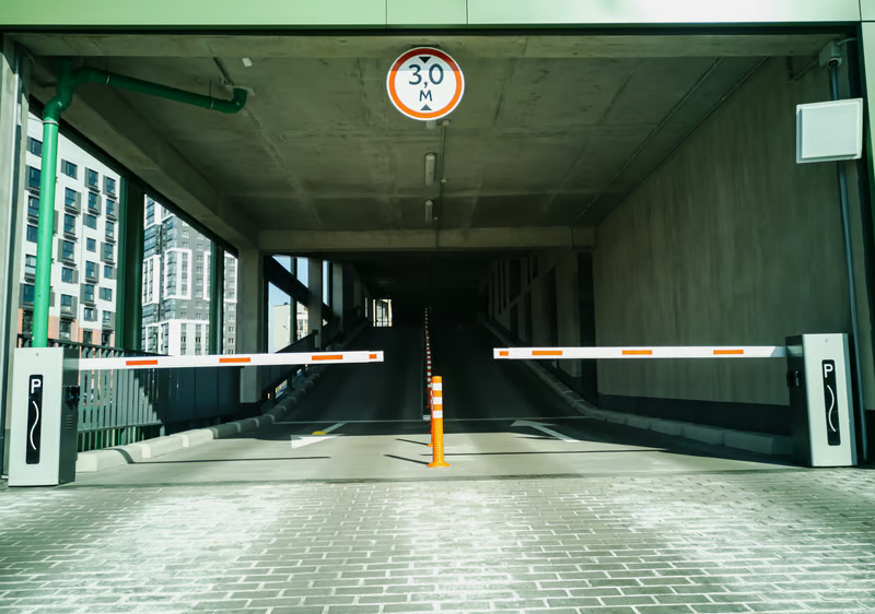 Entrance Control & Traffic Management3